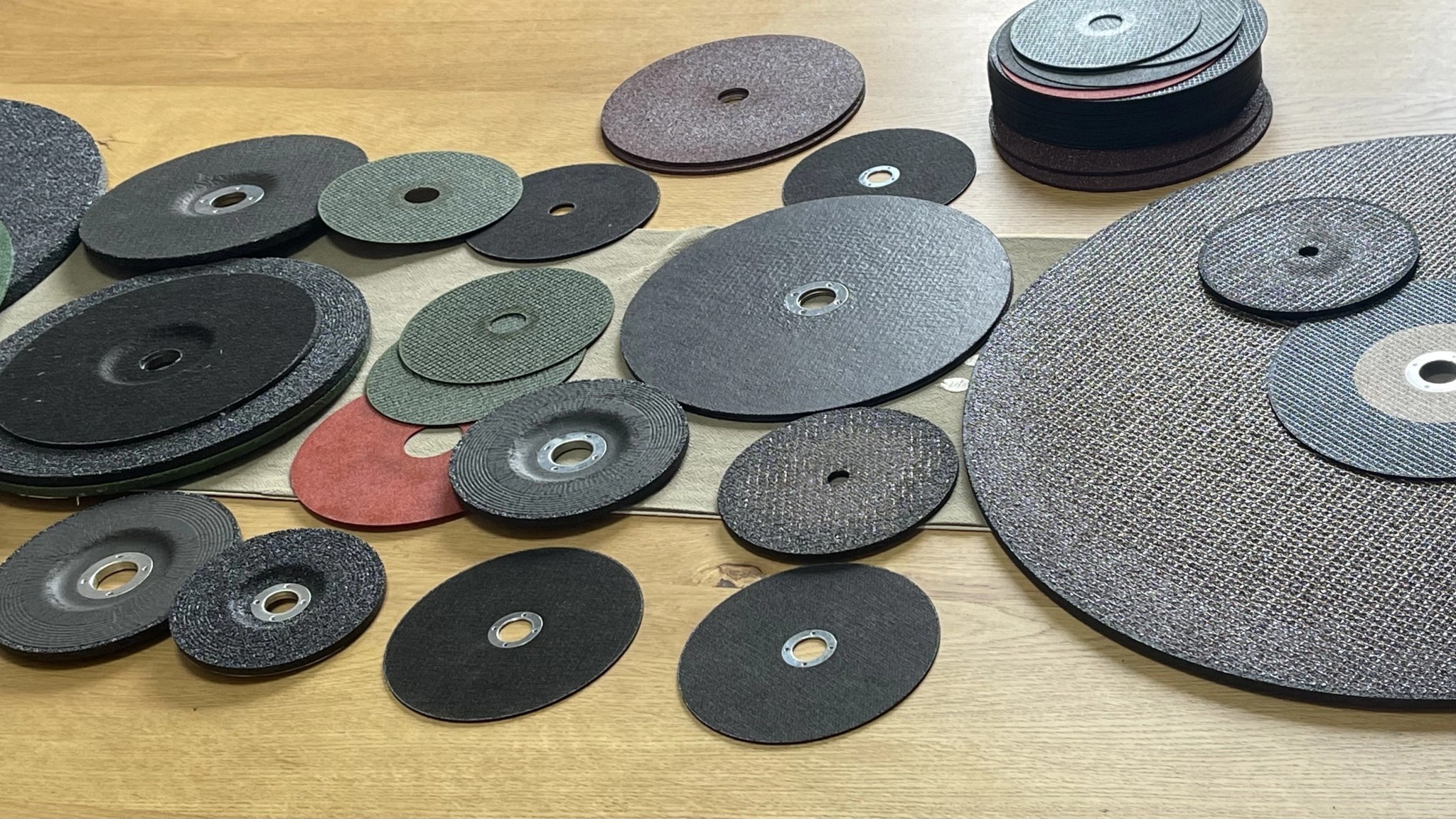 What are the three 3 different types of resin?